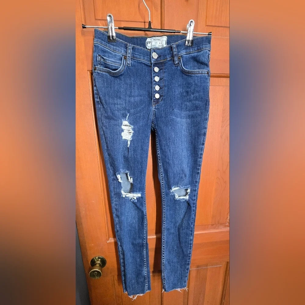 FP Free People Distressed Button Fly Jeans 26 - Picture 1 of 6
